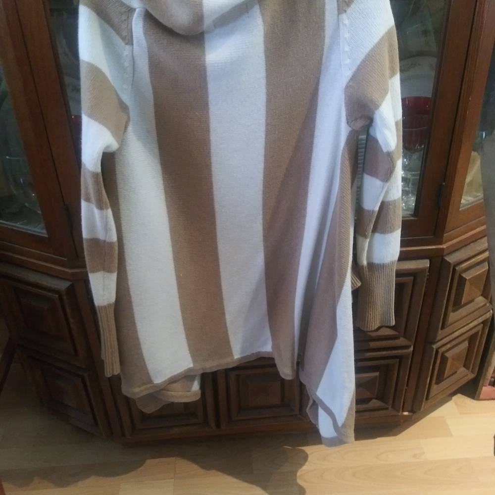 Women's sweater